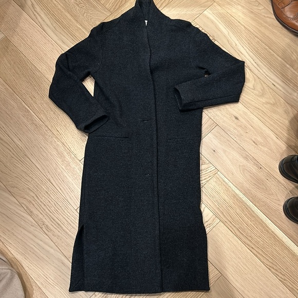 Wilfred mid-length coat from Aritzia - Picture 2 of 5